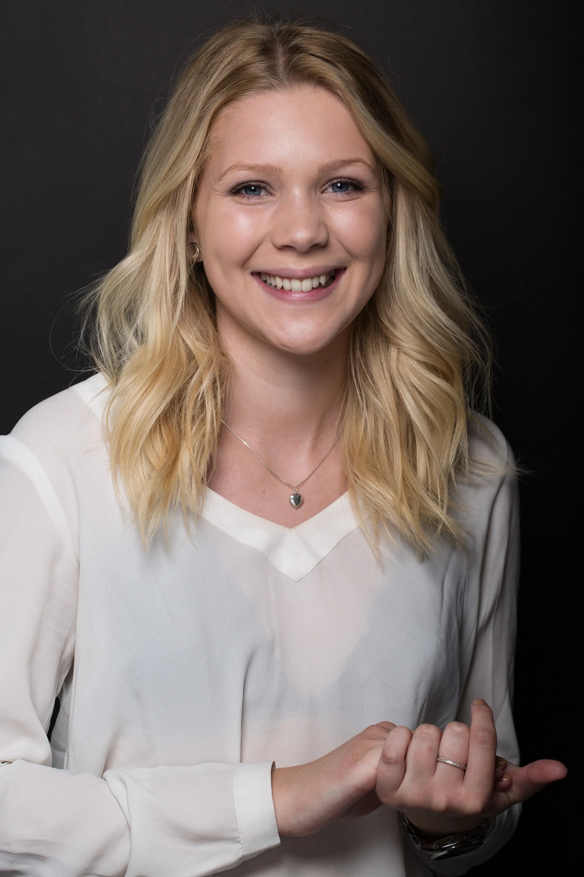 Personalfotografering företagsporträtt mot bakgrund