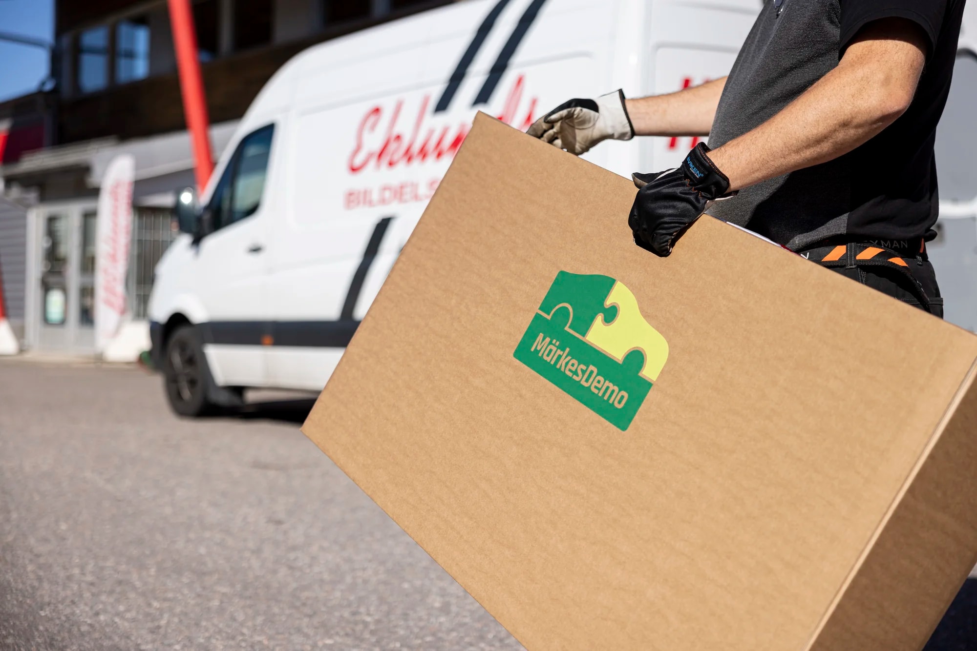 Eklunds bildelslager reklamfoto