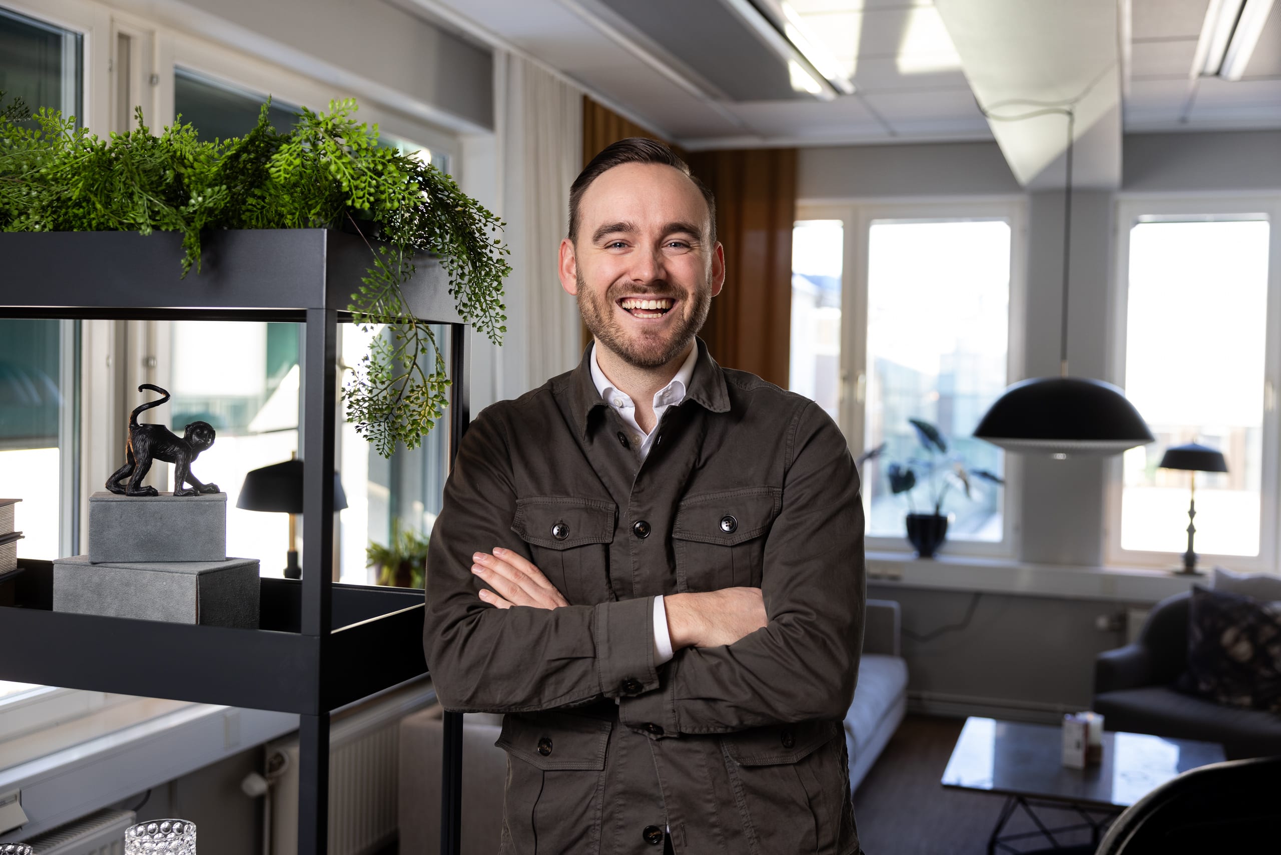 Personal- och reklambild för Nexer Group och Nexer Recruit med mörk, professionell ljussättning och modernt uttryck.